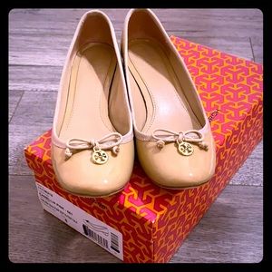 Tory Burch Chelsea 30mm Soft Patent Calf Pump